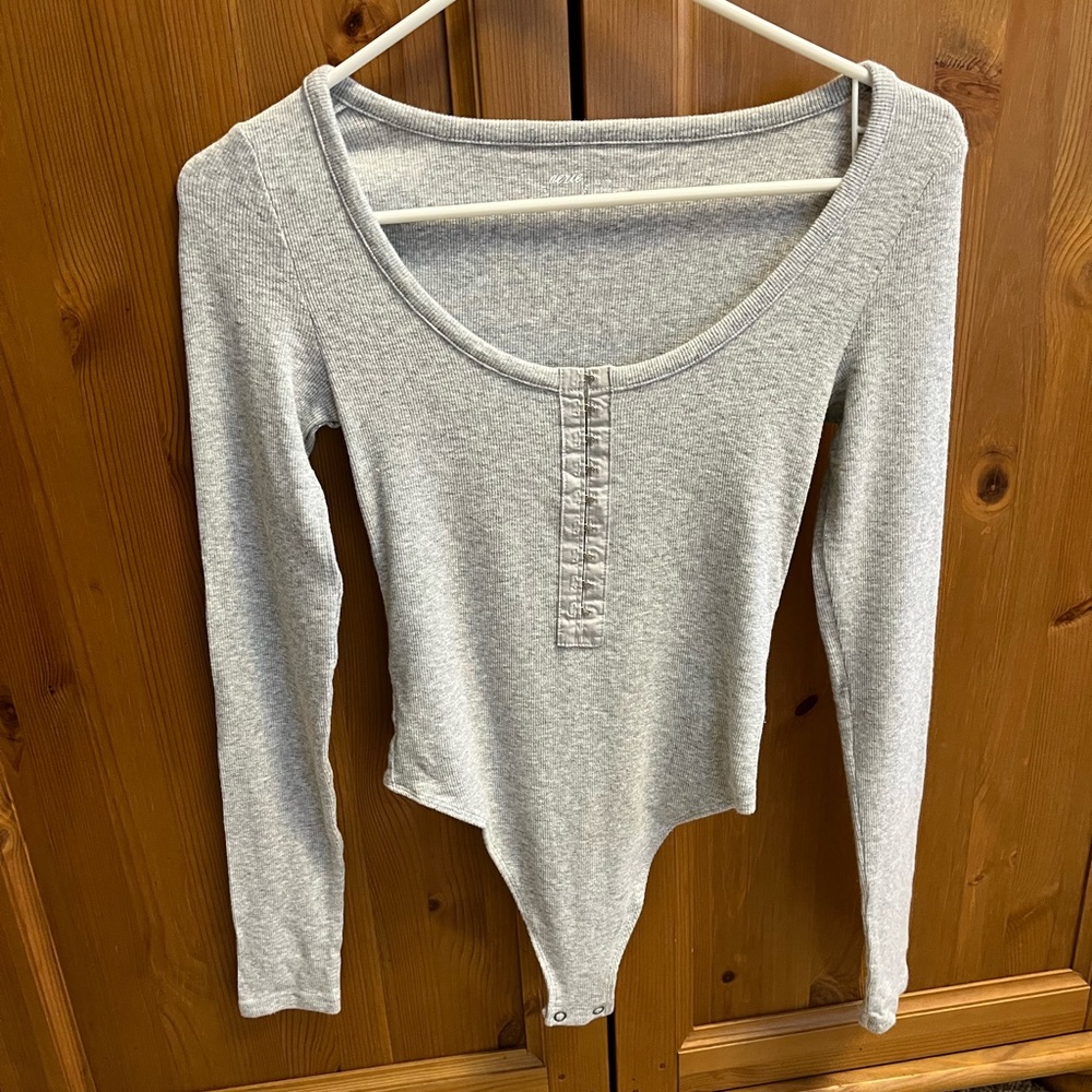 Aerie grey long sleeve bodysuit size XS